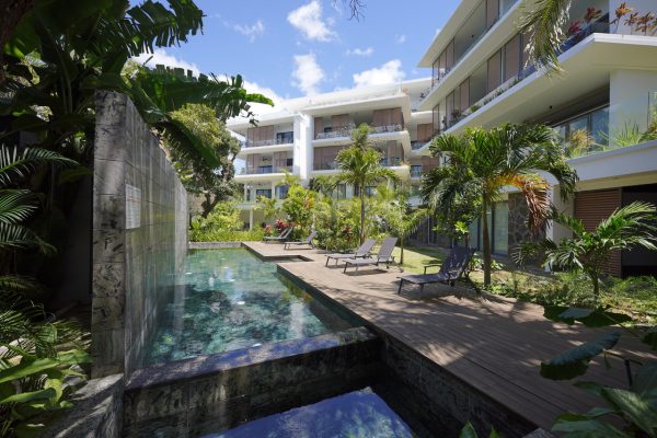 Superbe appartement situé dans le village prisé de Pointe aux Canonniers