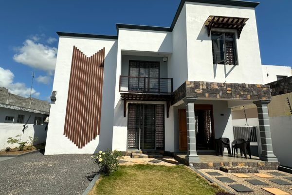 Belle villa située dans un paisible quartier du village recherché de Trou aux Biches.